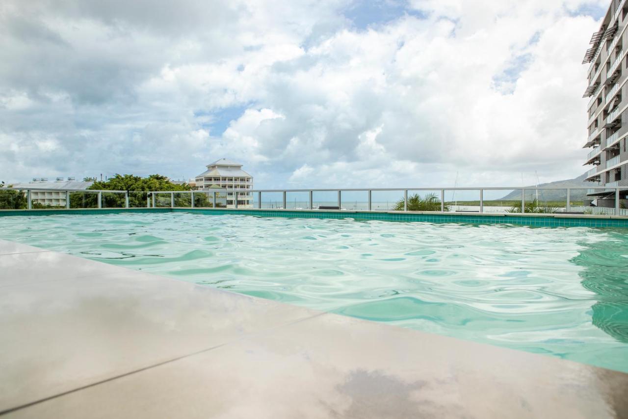 Cairns Waterfront Luxury At Harbourlights Apartment Exterior photo