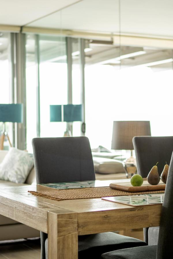 Cairns Waterfront Luxury At Harbourlights Apartment Exterior photo