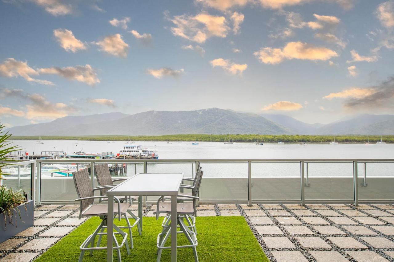 Cairns Waterfront Luxury At Harbourlights Apartment Exterior photo