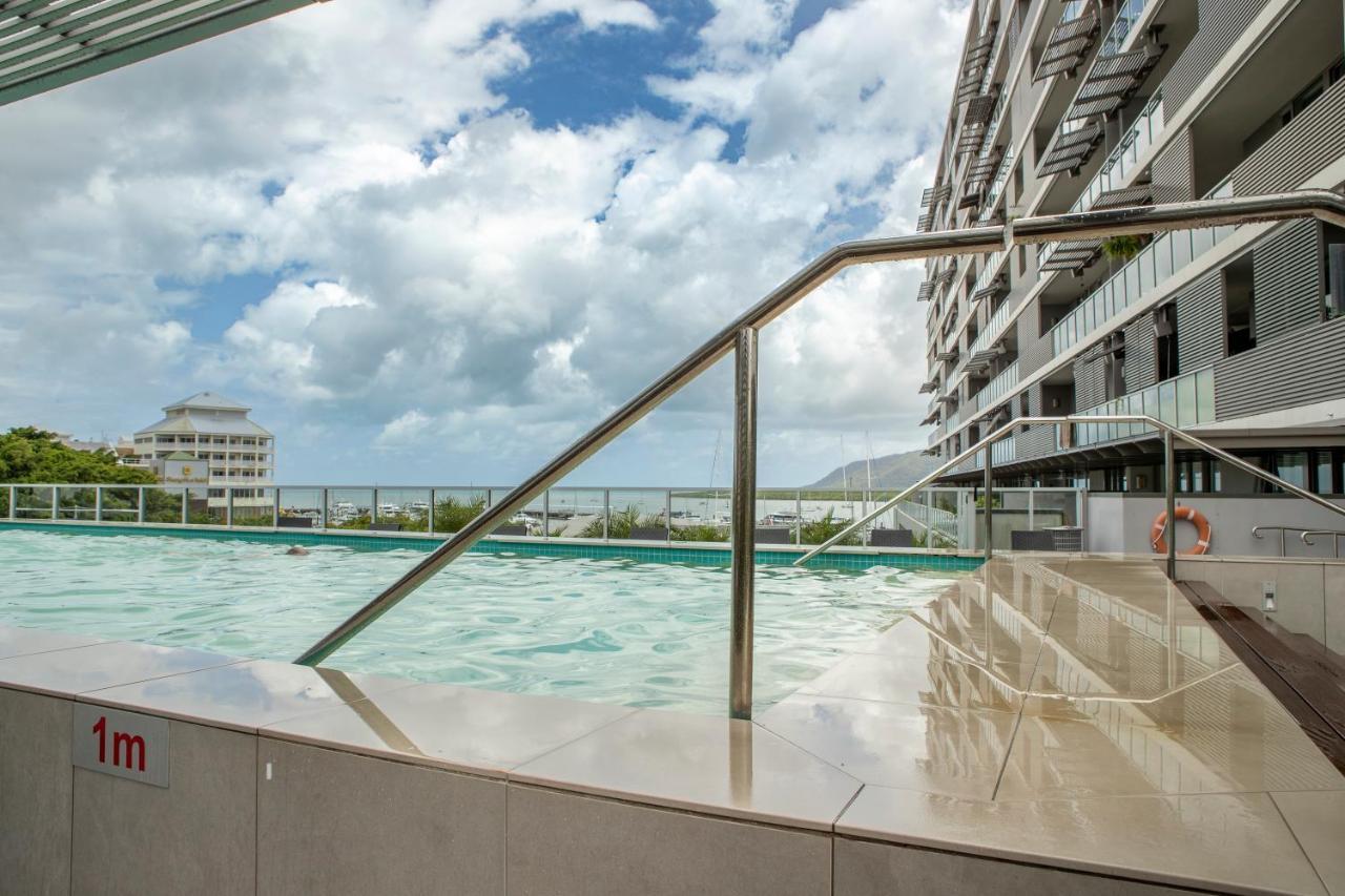 Cairns Waterfront Luxury At Harbourlights Apartment Exterior photo