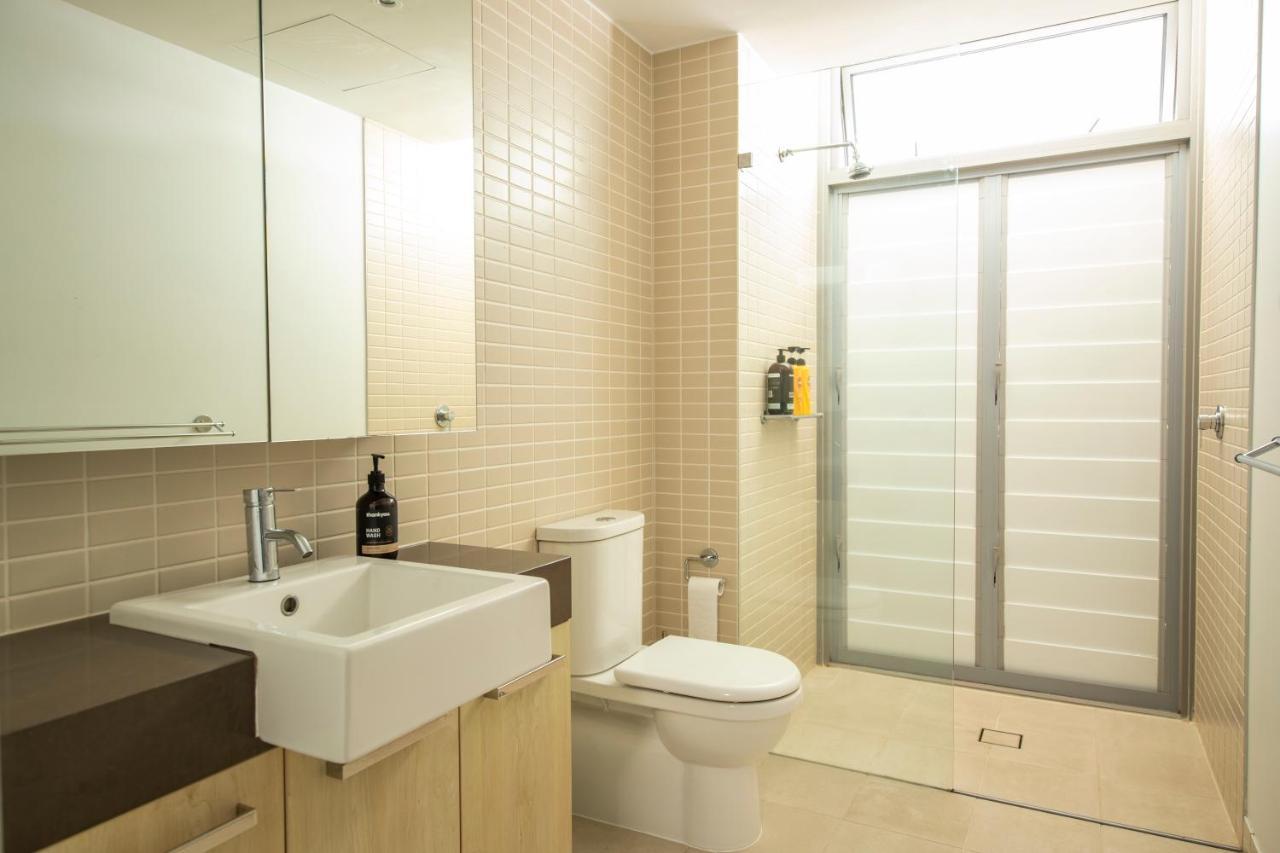 Cairns Waterfront Luxury At Harbourlights Apartment Exterior photo